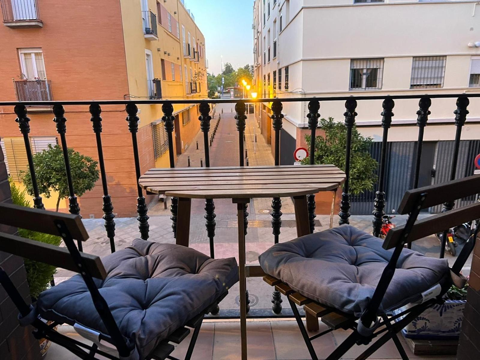Apartamento Con Balcon Castilla Triana Sevilla Exterior foto
